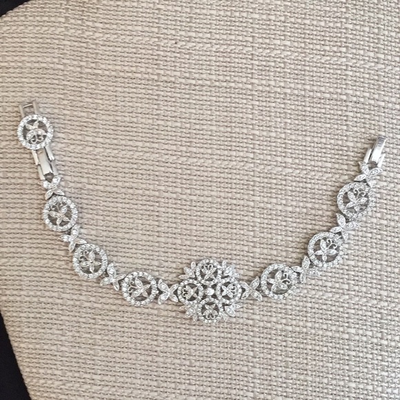 Jackie Kennedy’s replica necklace and bracelet - Picture 2 of 8